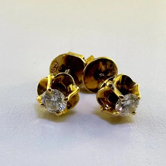 Vintage 18K Yellow Gold Diamond Stud Earrings - Picture 2 of 11